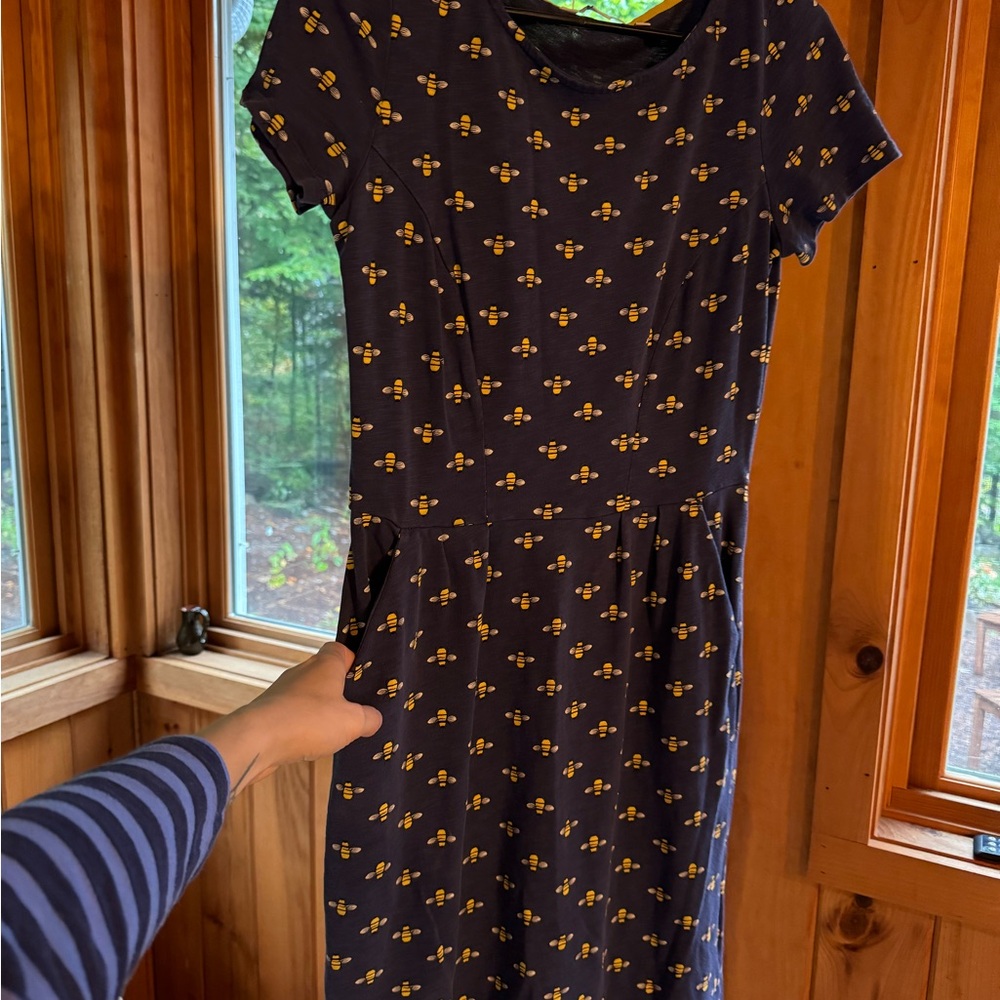 Boden honeybee dress size 4US with pockets